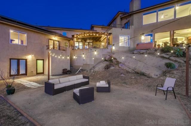 13037 Yerba Valley Way, Lakeside CA: https://media.crmls.org/mediaz/bcb61d72-3289-41d6-981b-566b9553327b.jpg