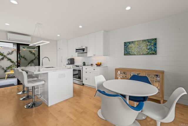 Detail Gallery Image 12 of 51 For 909 Olive Ave, Coronado,  CA 92118 - 2 Beds | 2 Baths