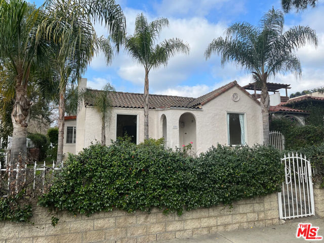 101 N La Peer Drive, Los Angeles CA: https://media.crmls.org/mediaz/bcb661d3-0e92-4dcc-824e-2c072f5f7564.jpg