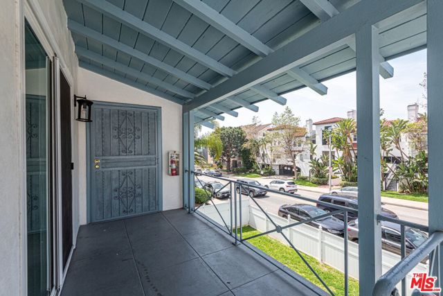 1040 N Crescent Heights Boulevard, Los Angeles CA: https://media.crmls.org/mediaz/bcb68864-c907-4942-a3b2-50e1e7a88753.jpg