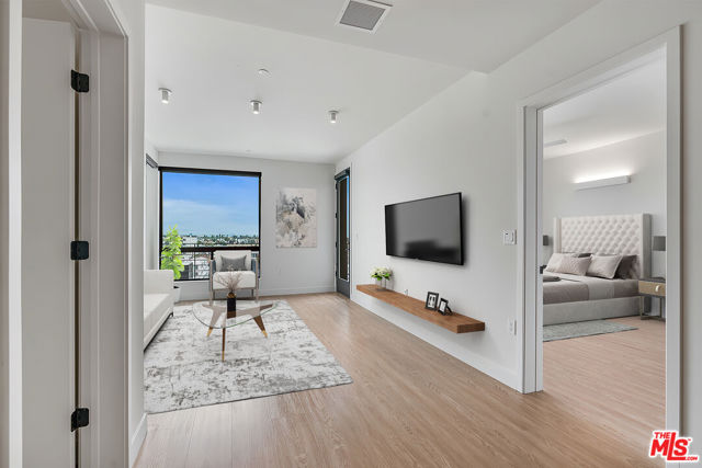 3688 Overland Avenue, Los Angeles CA: https://media.crmls.org/mediaz/bcb6c80f-f2a6-4095-82a4-662e3bdb2a46.jpg
