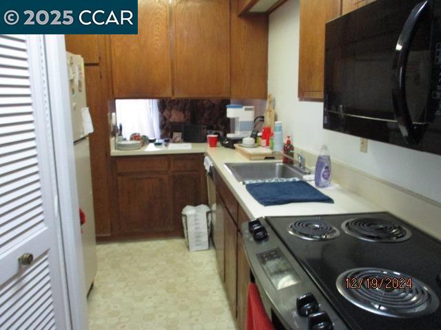 1894 Cannon Dr, Walnut Creek CA: https://media.crmls.org/mediaz/bcb70e26-c1a3-4e51-9844-2bb022994fb1.jpg