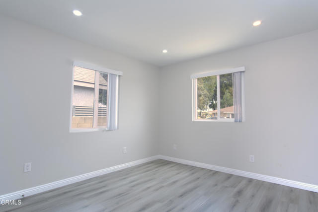 Detail Gallery Image 8 of 10 For 123 S Juanita Ave, Oxnard,  CA 93030 - 3 Beds | 3 Baths