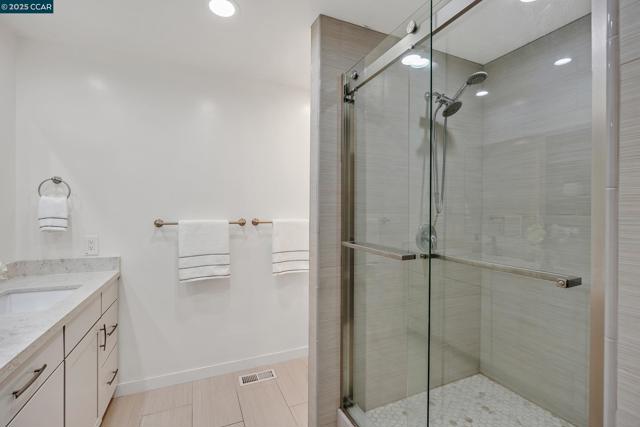14 Saint Louis Ln, Pleasant Hill CA: https://media.crmls.org/mediaz/bcb74a29-8465-4967-ac94-58321fc30278.jpg