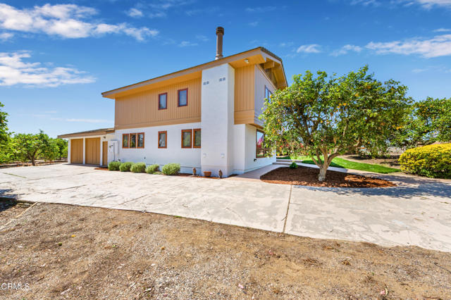 6860 Worth Way, Camarillo CA: https://media.crmls.org/mediaz/bcb7ace2-eab3-49d3-9c7f-c95de98fc4b0.jpg
