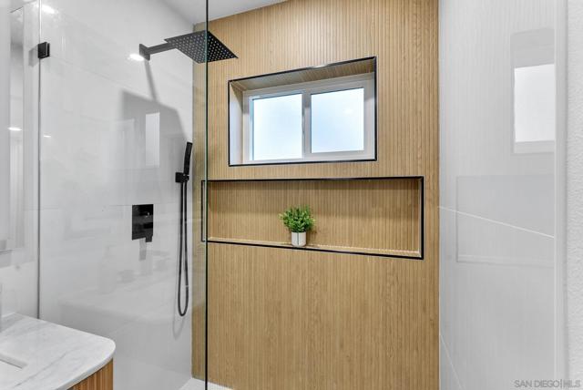 Image 18 of 31 For 2415 Galahad Rd.