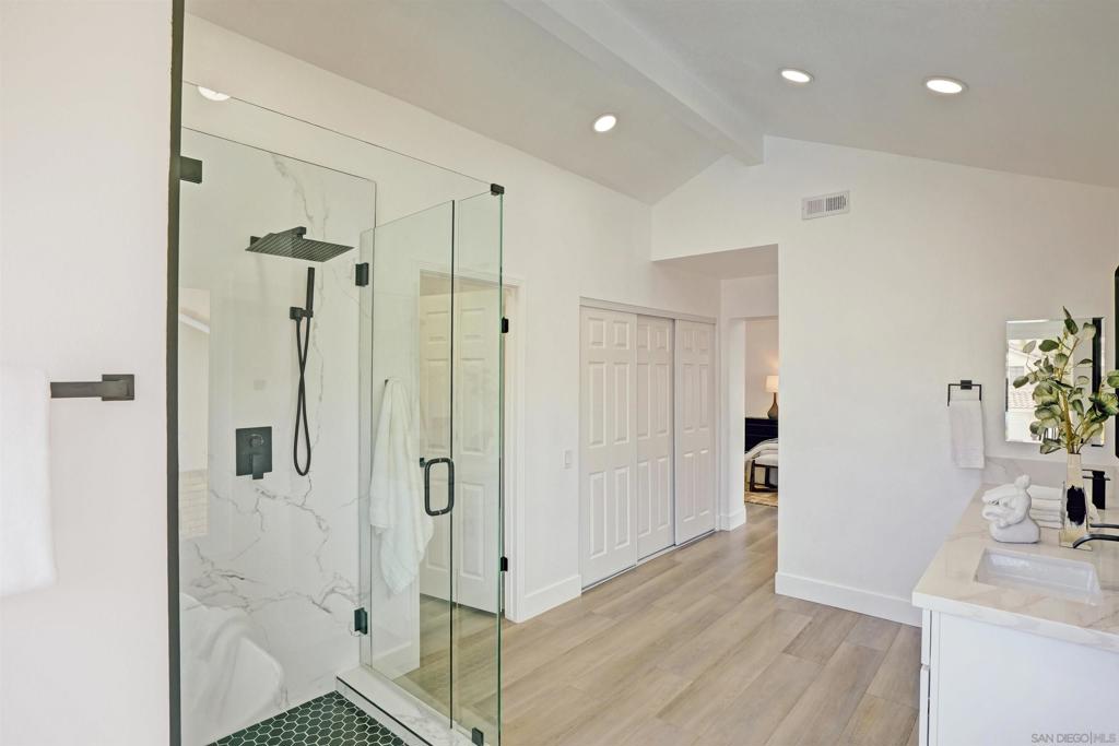 MLS #250025010SD img 25