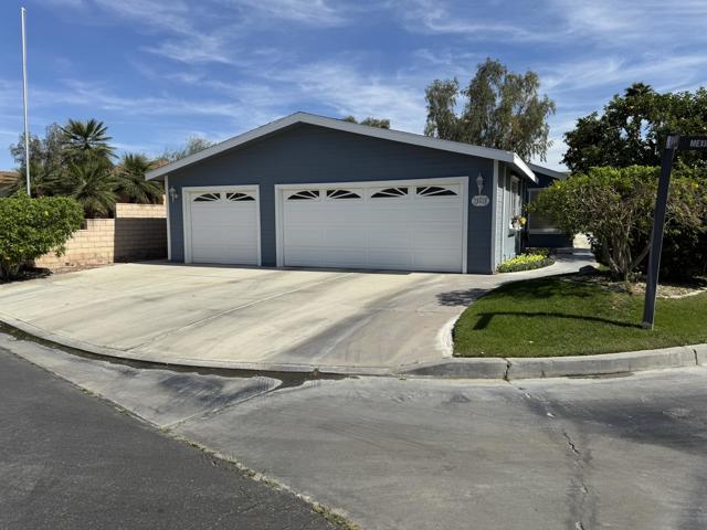 35610 Mexico Way, Thousand Palms CA: https://media.crmls.org/mediaz/bcb863a2-9cfc-4a55-99da-f659462740e8.jpg