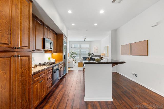 4880 Paramount Dr, San Diego CA: https://media.crmls.org/mediaz/bcb8d6fb-353f-48c3-953b-6befcb8dee05.jpg