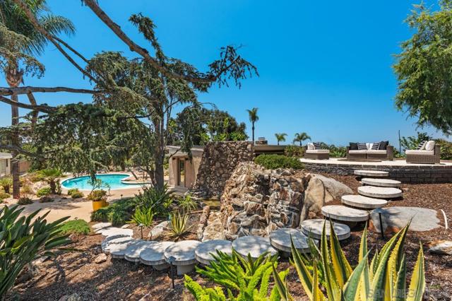 11020 Horizon Hills Dr, El Cajon CA: https://media.crmls.org/mediaz/bcb8eb0a-08b4-4c0b-b696-723aa163d24d.jpg