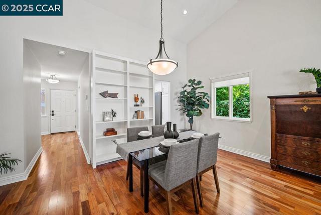672 Savoy Ct, Walnut Creek CA: https://media.crmls.org/mediaz/bcb8ee2d-db36-4346-bd1e-325e5bb15257.jpg