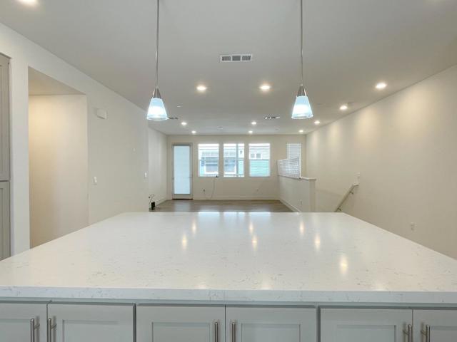 9600 Seawind Way, Newark CA: https://media.crmls.org/mediaz/bcb91243-baae-4b58-95b5-d21f8d869764.jpg