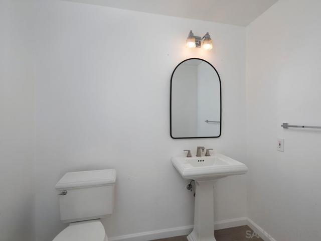 721 Camino Del Mar, Del Mar CA: https://media.crmls.org/mediaz/bcba30f0-2ec0-487c-b8b3-5437e55bee1b.jpg