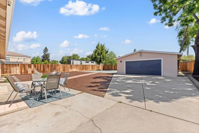 4172 Will Rogers Drive, San Jose CA: https://media.crmls.org/mediaz/bcba36cf-aa73-4cbf-ae04-62d37c65dcfd.jpg