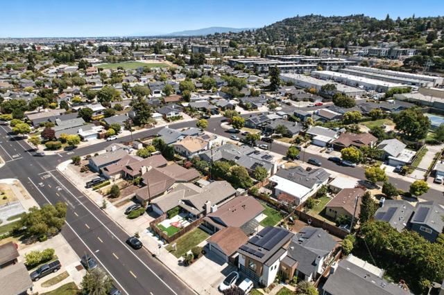 417 Hiller Street, Belmont CA: https://media.crmls.org/mediaz/bcba909c-1593-4f48-a35d-f8a279eee128.jpg