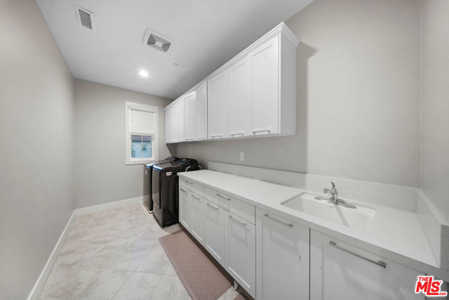 20643 W Wood Rose Court, Porter Ranch CA: https://media.crmls.org/mediaz/bcbae7a5-a7b7-4f83-972e-f677cbd4db55.jpg