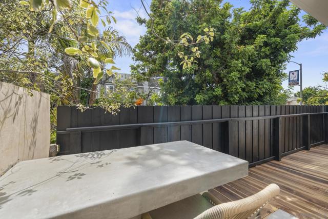 375 E Avenue, Coronado CA: https://media.crmls.org/mediaz/bcbb328a-dc17-4e2e-a6d7-0f1e45909c03.jpg