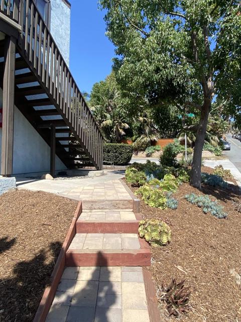 Detail Gallery Image 2 of 43 For 2088 Montgomery Ave #M,  Cardiff By The Sea,  CA 92007 - 2 Beds | 1 Baths