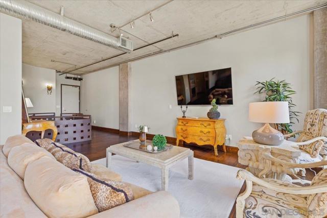 Image 42 of 75 For 877 Island Ave  1006