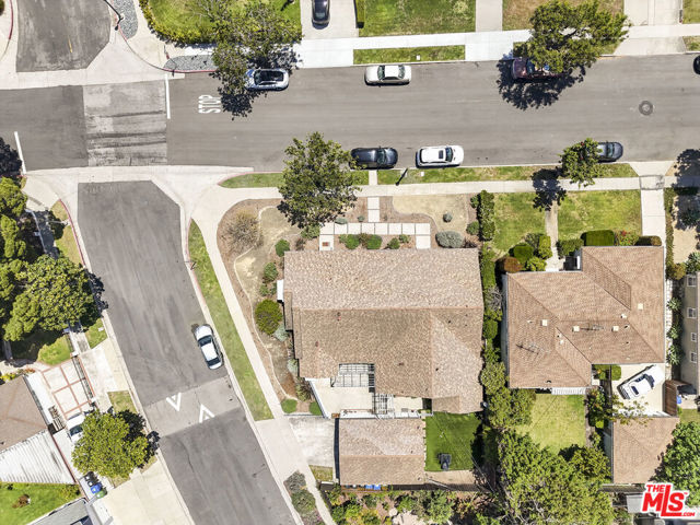 7801 Flight Avenue, Los Angeles CA: https://media.crmls.org/mediaz/bcbc4dc5-1d96-4a68-85d8-3394b83de372.jpg