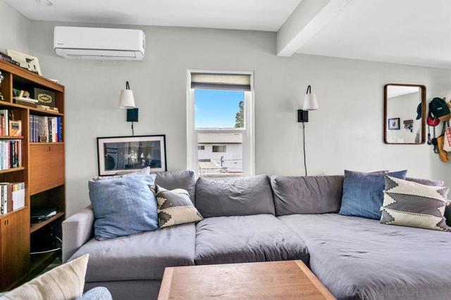 4356 33Rd St, San Diego CA: https://media.crmls.org/mediaz/bcbcf185-5ad8-4826-8c9b-c56afcdeaef7.jpg