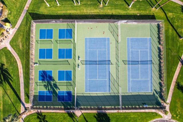 2202 Oakcrest Drive, Palm Springs CA: https://media.crmls.org/mediaz/bcbd0655-a015-44c9-bec9-5ea2bf253cdc.jpg