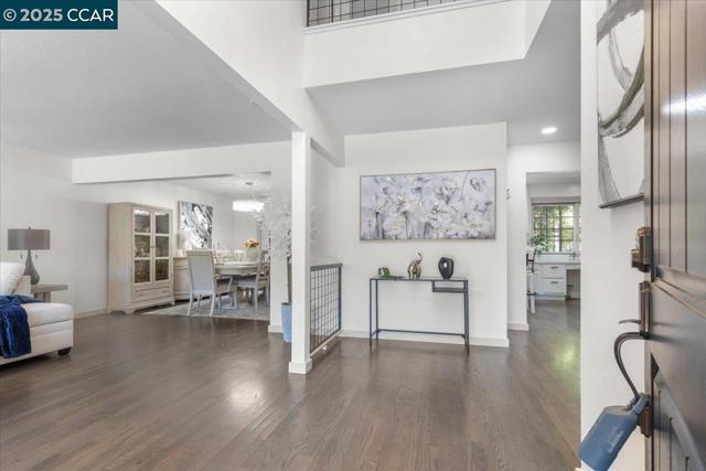 5497 Silver Sage Ct, Concord CA: https://media.crmls.org/mediaz/bcbe5f75-e5c0-4d28-9304-d82c9290e738.jpg