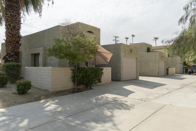 Image 17 of 24 For 73625 Fred Waring Drive