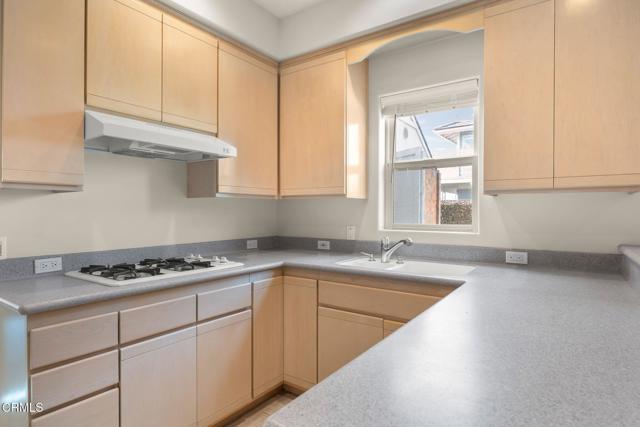 3097 Bayshore Avenue, Ventura CA: https://media.crmls.org/mediaz/bcbf487c-461e-4d5f-bc57-51b762eabe4c.jpg