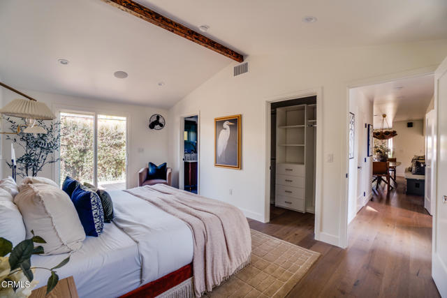 5163 Highland View Avenue, Los Angeles CA: https://media.crmls.org/mediaz/bcbf6523-1576-44c3-a044-058c7267e51d.jpg