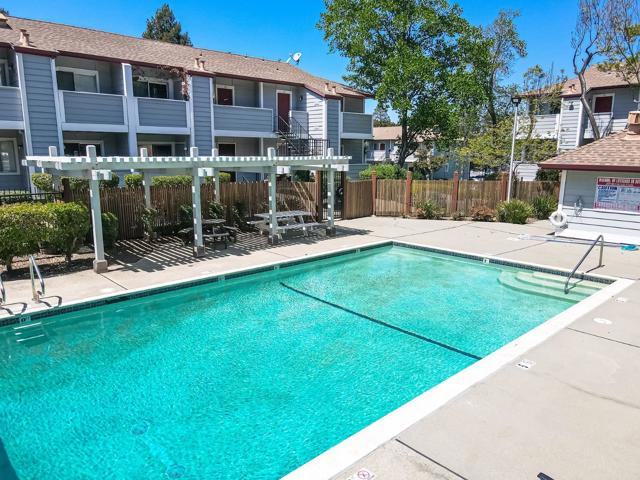 29629 Mountain Oak Court, Hayward CA: https://media.crmls.org/mediaz/bcc0b94d-60cc-4e75-9b68-1a19d7b8f3b9.jpg