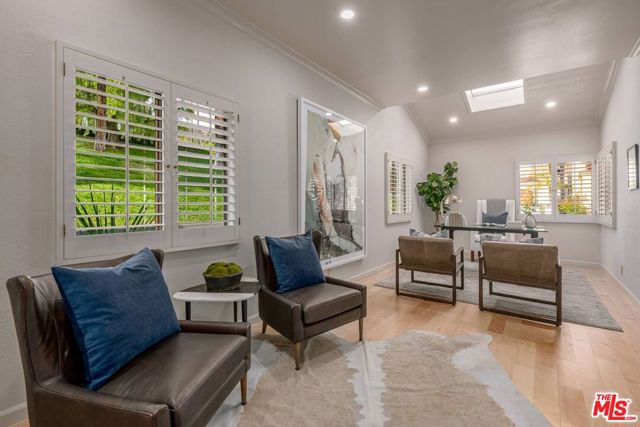 17765 Camino De Yatasto, Pacific Palisades CA: https://media.crmls.org/mediaz/bcc0c01c-aaf5-4592-8efa-abbbd4634a73.jpg