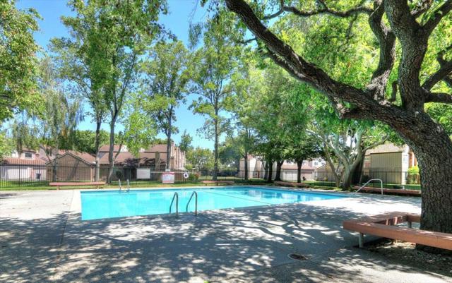 2559 Lancaster Court, Santa Clara CA: https://media.crmls.org/mediaz/bcc195ae-accb-4766-abee-da07b56fa5c6.jpg