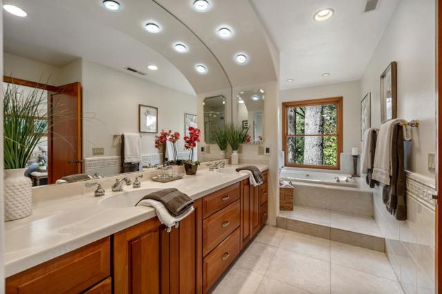 489 Northridge Drive, Scotts Valley CA: https://media.crmls.org/mediaz/bcc29865-17cb-41b3-806e-f1225e5ff247.jpg