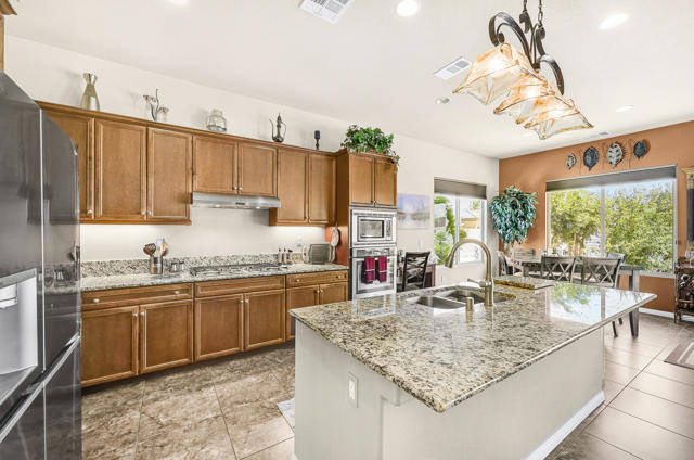 81662 Corte Valdemoro, Indio CA: https://media.crmls.org/mediaz/bcc2b126-9046-40bd-be61-41aedc9a4eb9.jpg