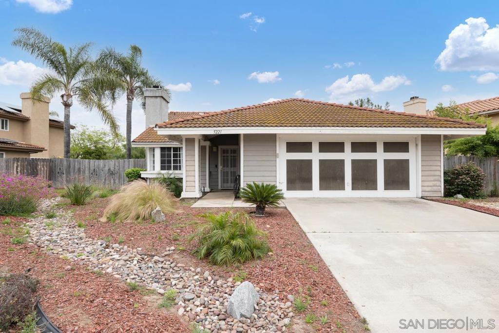 5221 Alamosa Park Dr, Oceanside, CA 92057