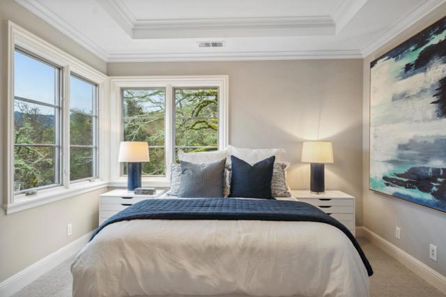 4 Buck Meadow Drive, Portola Valley CA: https://media.crmls.org/mediaz/bcc341dd-3faa-492f-b1d1-c32a4a2668fb.jpg