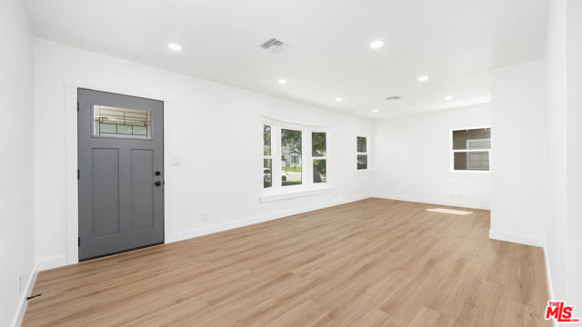 240 W El Sur Street, Monrovia CA: https://media.crmls.org/mediaz/bcc35b83-907c-47a6-829e-2c34c4fcbb0d.jpg