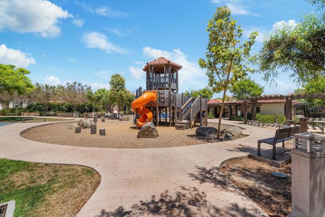 16675 Gill Loop, San Diego CA: https://media.crmls.org/mediaz/bcc360c8-5925-47be-a99f-c8102fb75e1c.jpg