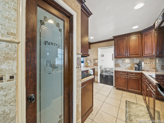 5949 Alleghany ST, San Diego CA: https://media.crmls.org/mediaz/bcc3a927-f4ee-46c0-95bf-c92feb3c7b63.jpg
