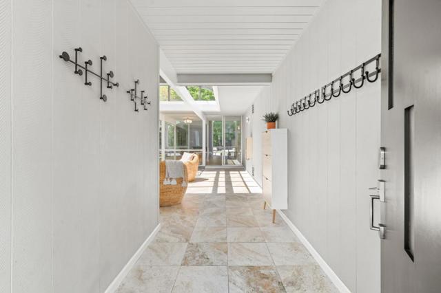 969 Eichler Drive, Mountain View CA: https://media.crmls.org/mediaz/bcc3dff0-0aa0-46a4-bf33-6fe0c674bc27.jpg