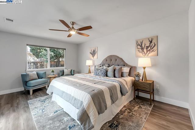 338 Orchard Ave, Sunnyvale CA: https://media.crmls.org/mediaz/bcc4a777-36bd-4127-ac36-c0414d5284d4.jpg