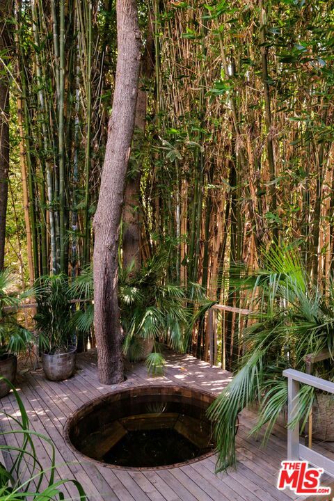 3319 Tareco Drive, Los Angeles CA: https://media.crmls.org/mediaz/bcc554d8-393e-4973-943d-81d9036d0e54.jpg