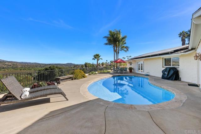 2873 Verda Avenue, Escondido CA: https://media.crmls.org/mediaz/bcc5cb9f-95d7-4a2b-8f73-be250c718ace.jpg