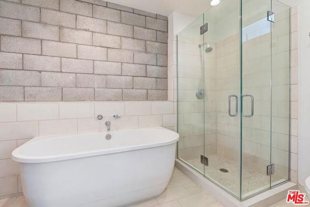  Commercial for Sale in Los Angeles, California
