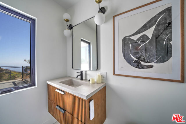 24641 Piuma Road, Malibu CA: https://media.crmls.org/mediaz/bcc700ee-f668-429b-962d-29ca479d6045.jpg