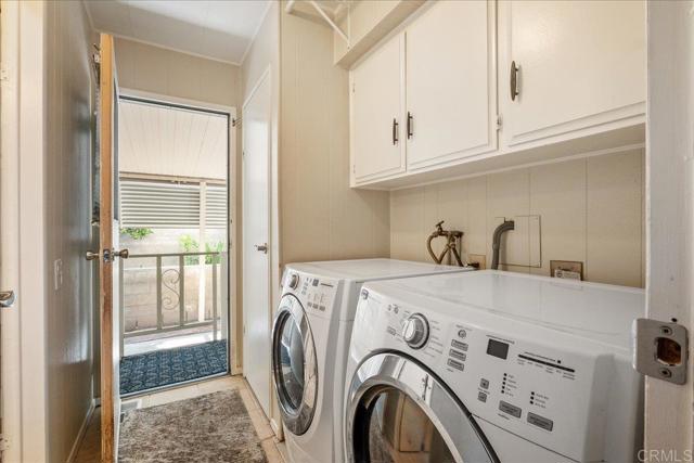 2130 Sunset Drive, Vista CA: https://media.crmls.org/mediaz/bcc72e1c-1dc7-4f11-ba34-337022109f0f.jpg