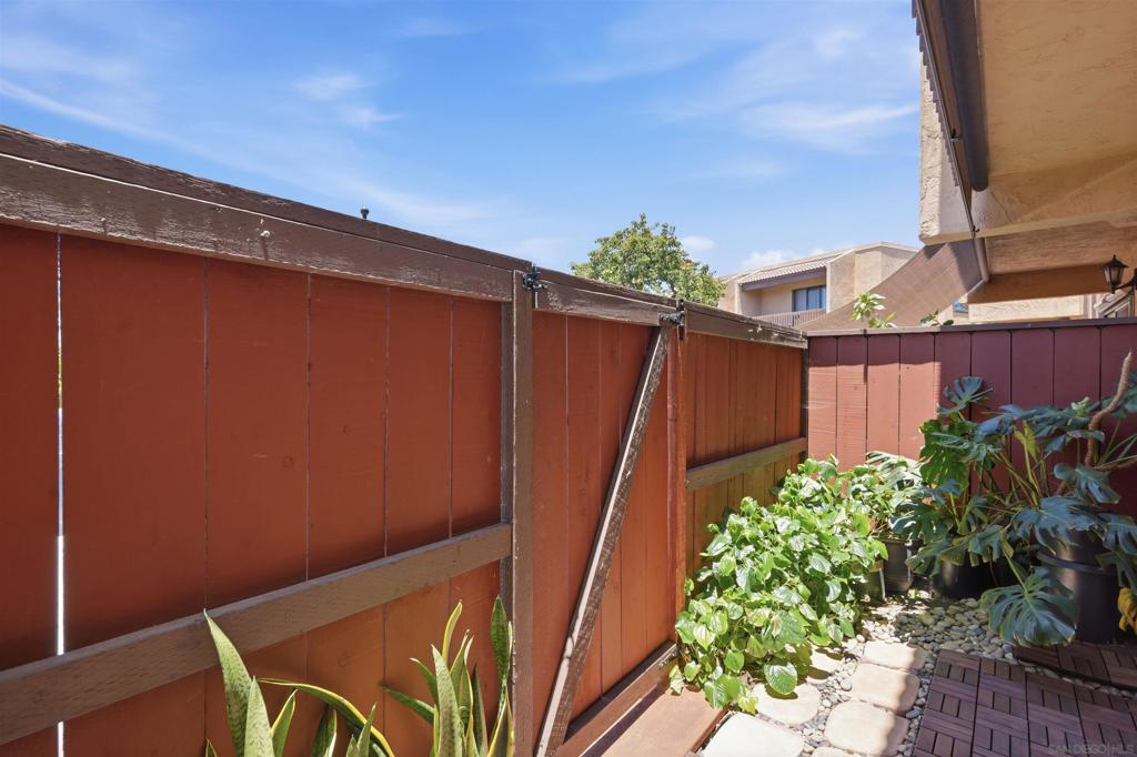9463 Gold Coast - photo 18