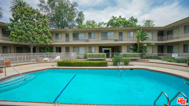 275 S Marengo Avenue, Pasadena CA: https://media.crmls.org/mediaz/bcc9487c-05e4-426d-8b6c-6fc9047c13fb.jpg
