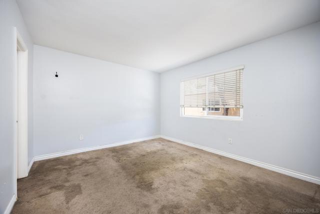 1386 E Madison Ave, El Cajon CA: https://media.crmls.org/mediaz/bcc9edda-0a81-4b1e-af67-a09d202ba674.jpg